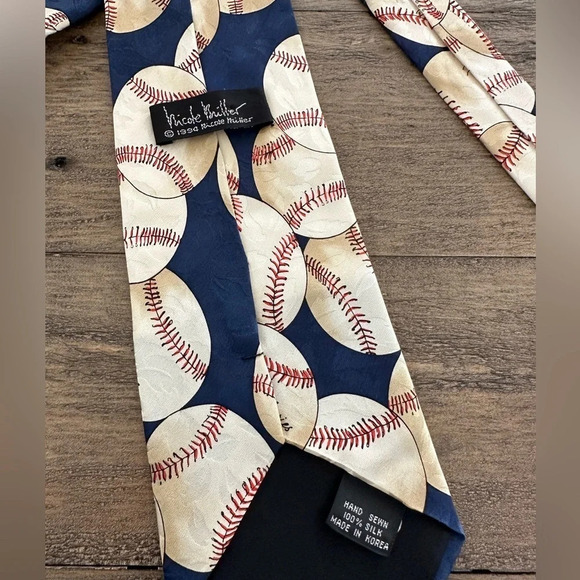 Nicole Miller 1994 Silk Baseball Necktie Tie Fly Ball Home Run Series Navy Coach - Picture 5 of 8